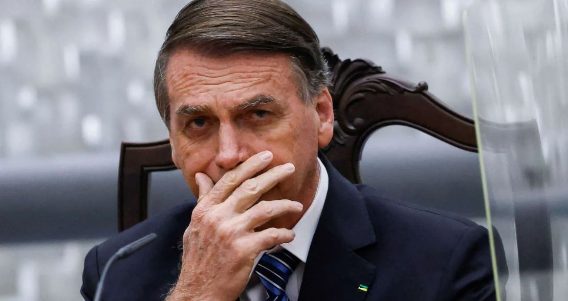 TSE suspende julgamento com dois votos pela condenação de Bolsonaro