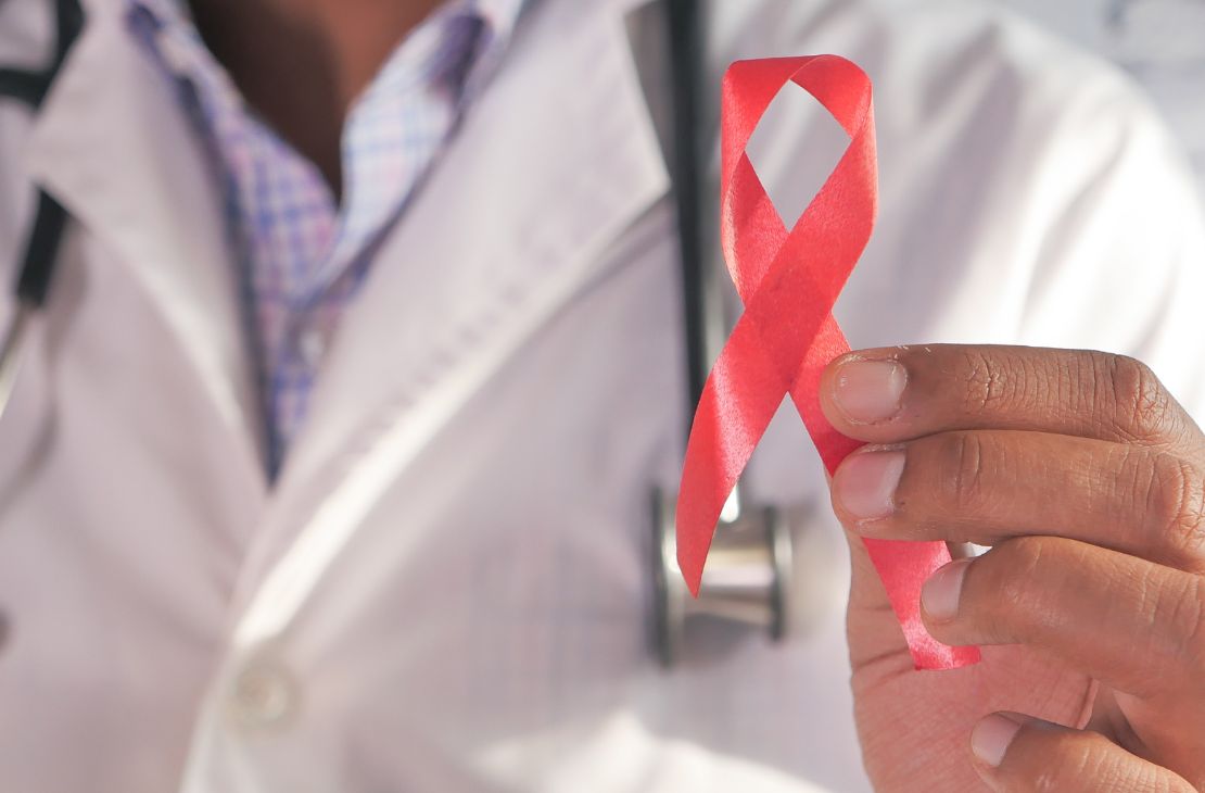 Casos de sífilis e de HIV/aids aumentam entre homens jovens