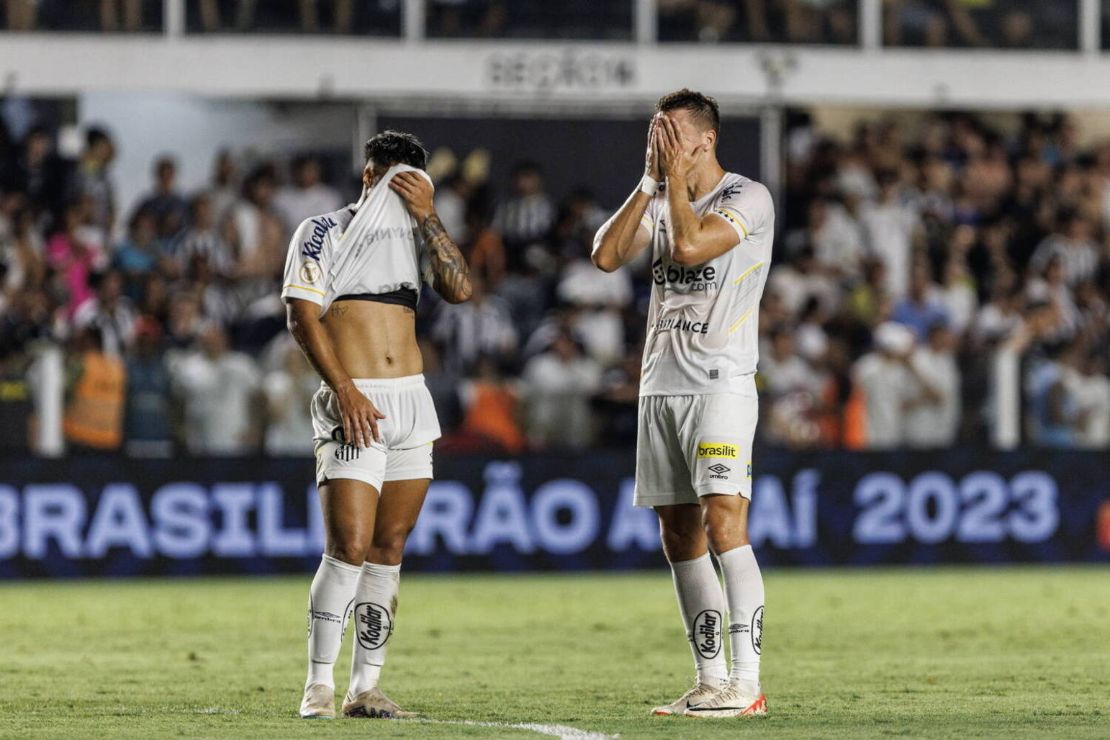 Santos é rebaixado no Brasileirão de 2023