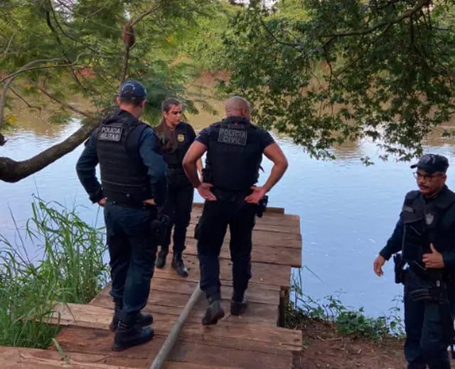 Homem é flagrado pela esposa estuprando a neta de sete anos