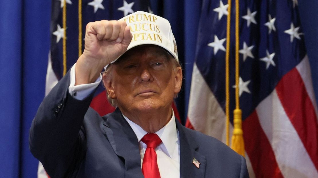Trump tem vitória recorde em primeira prévia das eleições dos EUA; DeSantis fica em 2º lugar
