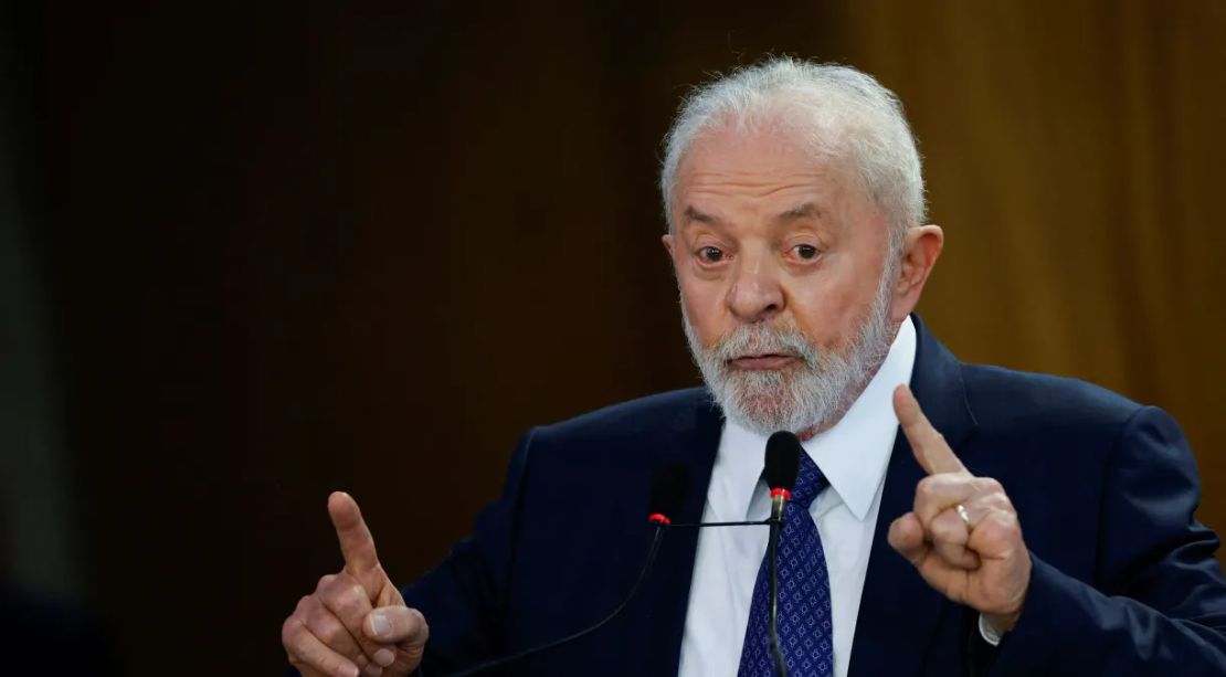 Lula diz que governo fará mudanças para isentar IR de quem ganha até 2 salários mínimos