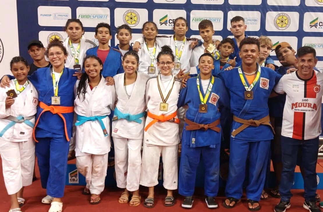 Torneio Início Estadual de Judô 2024: Judô Coxinense mostra sua força e volta para casa com 22 medalhas