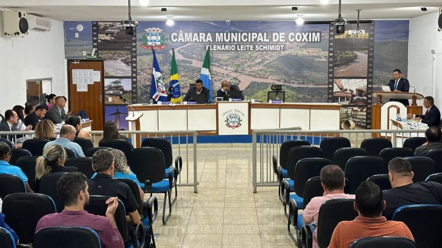 Vereadores aprovam Lei de valorização dos servidores da Câmara em meio a debate transparente