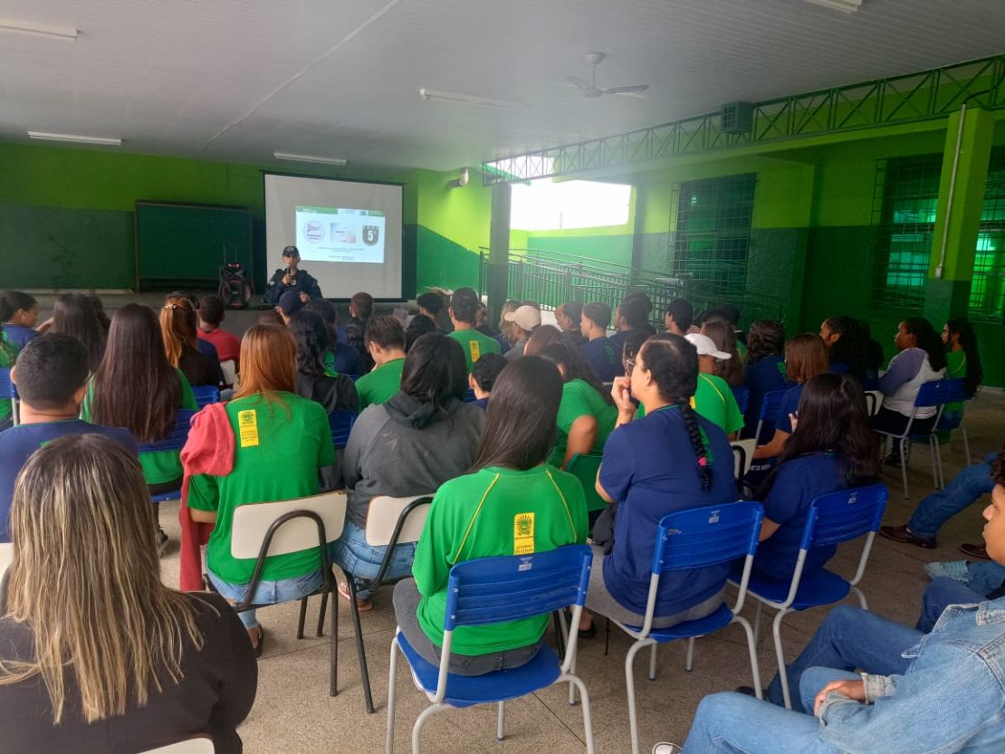 Polícia Militar através do Promove realiza palestra sobre violência doméstica na Escola Estadual Pedro Mendes em Coxim