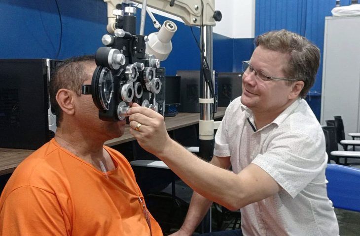 Penitenciária implementa projeto oftalmológico a detentos e otimiza segurança com redução de escoltas
