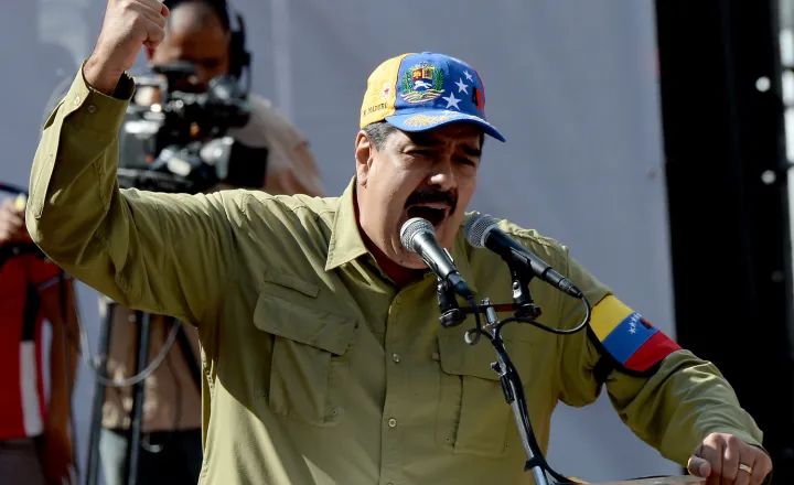 Maduro ordena patrulhamento policial e militar por todo país na Venezuela