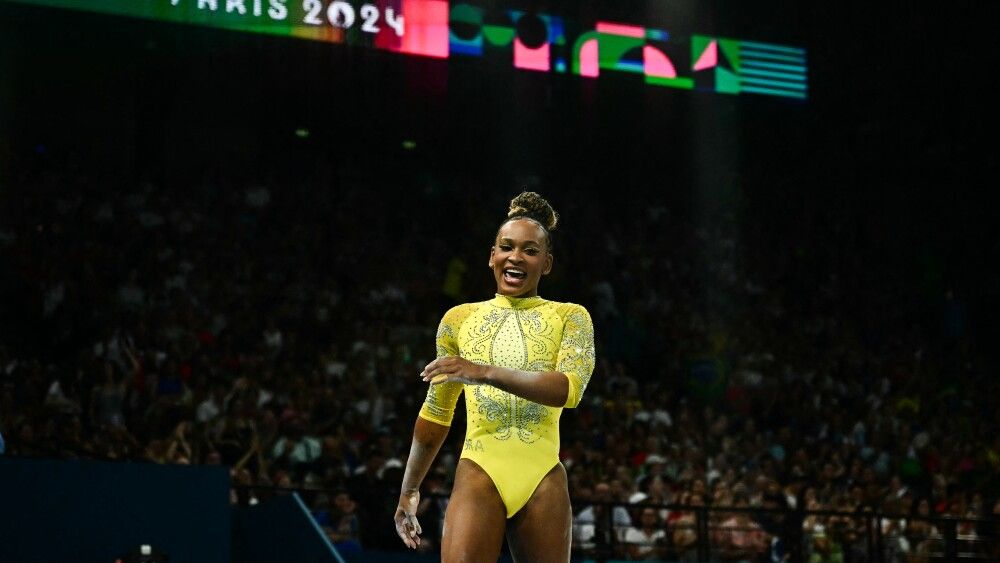 Rebeca Andrade conquista medalha de prata no individual geral da ginástica
