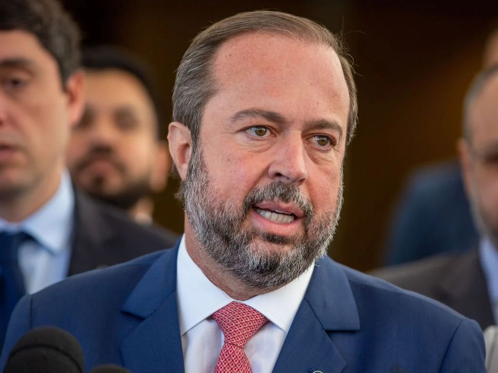 Governo avalia volta do horário de verão em meio à seca, diz ministro