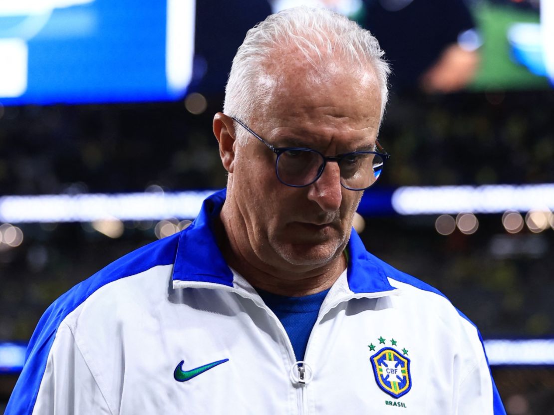 Eliminatórias: Seleção Brasileira visita Chile desfalcada e sob pressão
