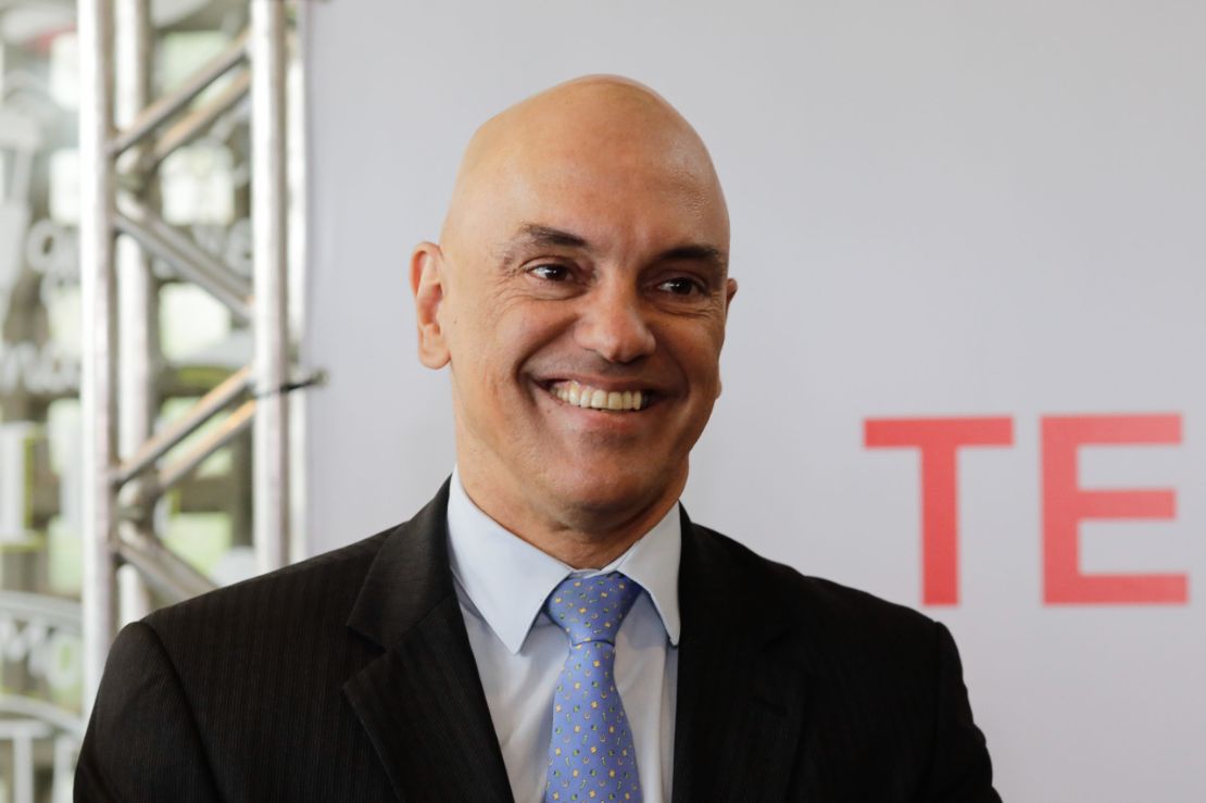 Moraes autoriza transferência de investigados no inquérito do golpe