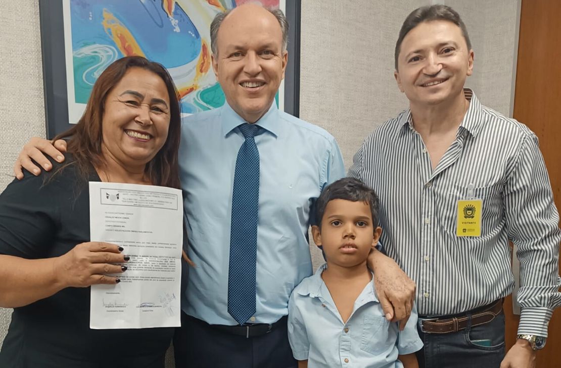 Em visita à Assembleia Legislativa, Lúcia da AAVC, busca parcerias e recursos para Coxim
