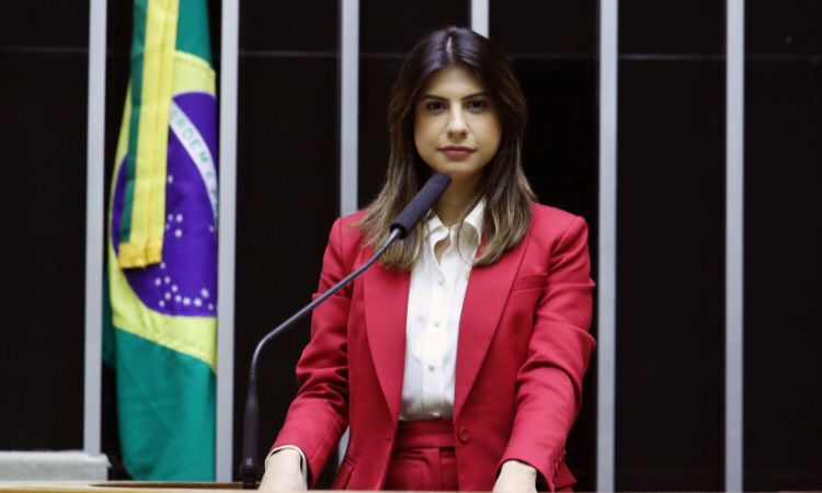 Propostas de Camila Jara reforçam educação antirracista e barra despenalização de racistas; confira