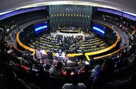 Câmara revoga novo seguro DPVAT e limita bloqueio de emendas