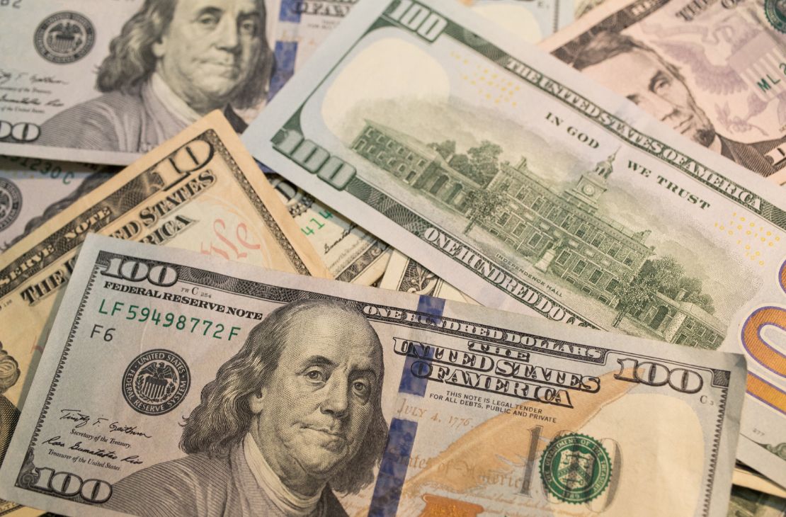 Dólar cai forte e chega a R$ 6,09 nesta segunda