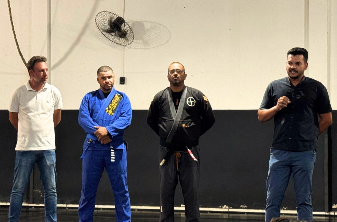 Secretário de Esportes, Cleberson Rodrigues, visita projeto social SL Jiu-jitsu e promete apoio integral aos atletas