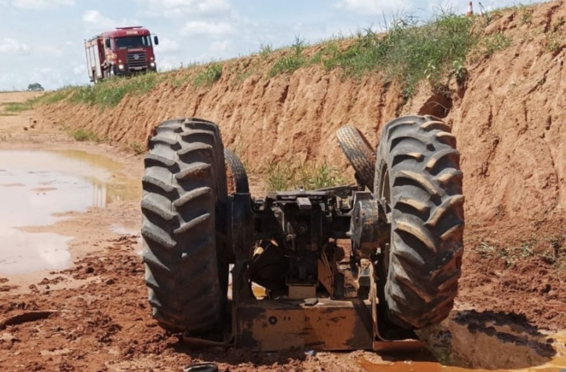 Homem morre em acidente com trator na estrada Transpantaneira, em Coxim