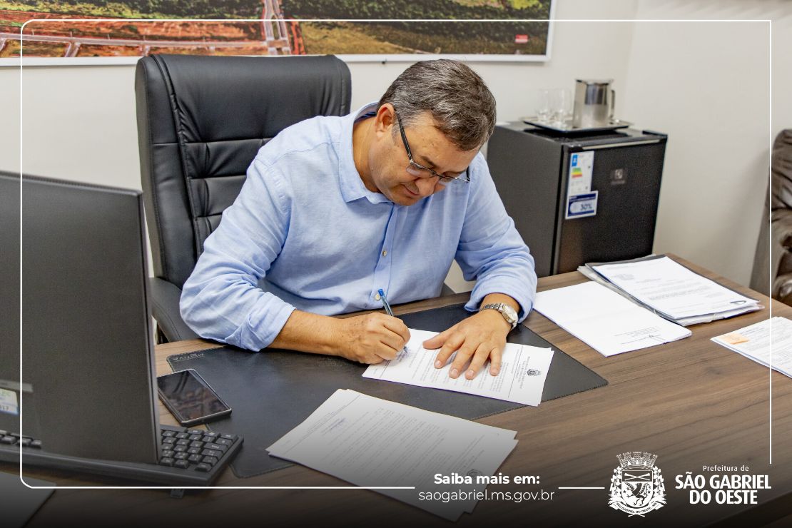 Prefeito Leocir sanciona lei de reajuste salarial para servidores municipais de São Gabriel do Oeste
