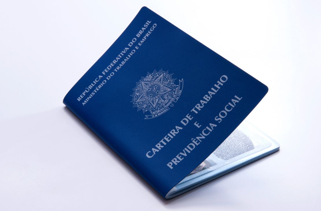 Taxa de desemprego recua a 6,6% na média de 2024, menor da série histórica