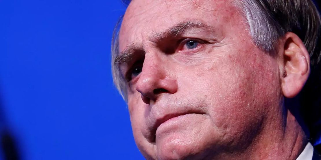 Mudança na Lei da Ficha Limpa pode driblar inelegibilidade de Bolsonaro