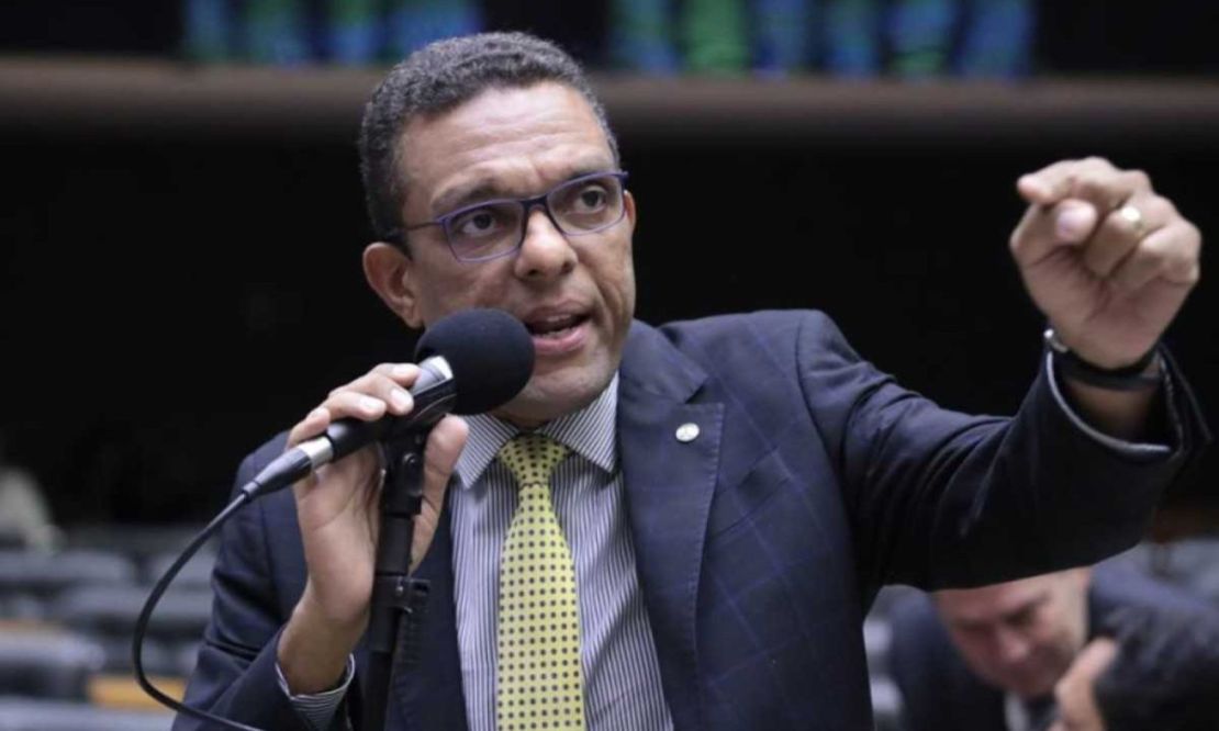 Otoni de Paula é o favorito para assumir a liderança da bancada evangélica