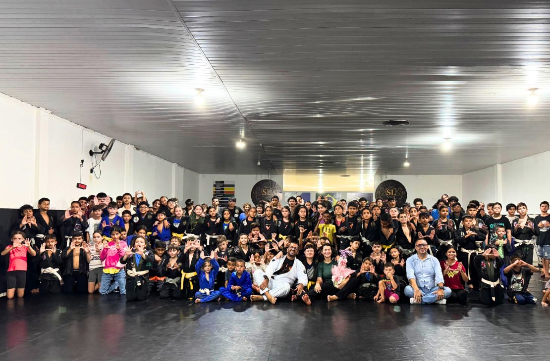 Escola SL Jiu-Jitsu recebe promotora de justiça para palestra sobre direitos e deveres de crianças e adolescentes