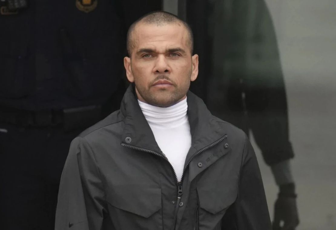 Condenação de Daniel Alves por estupro é anulada na Espanha