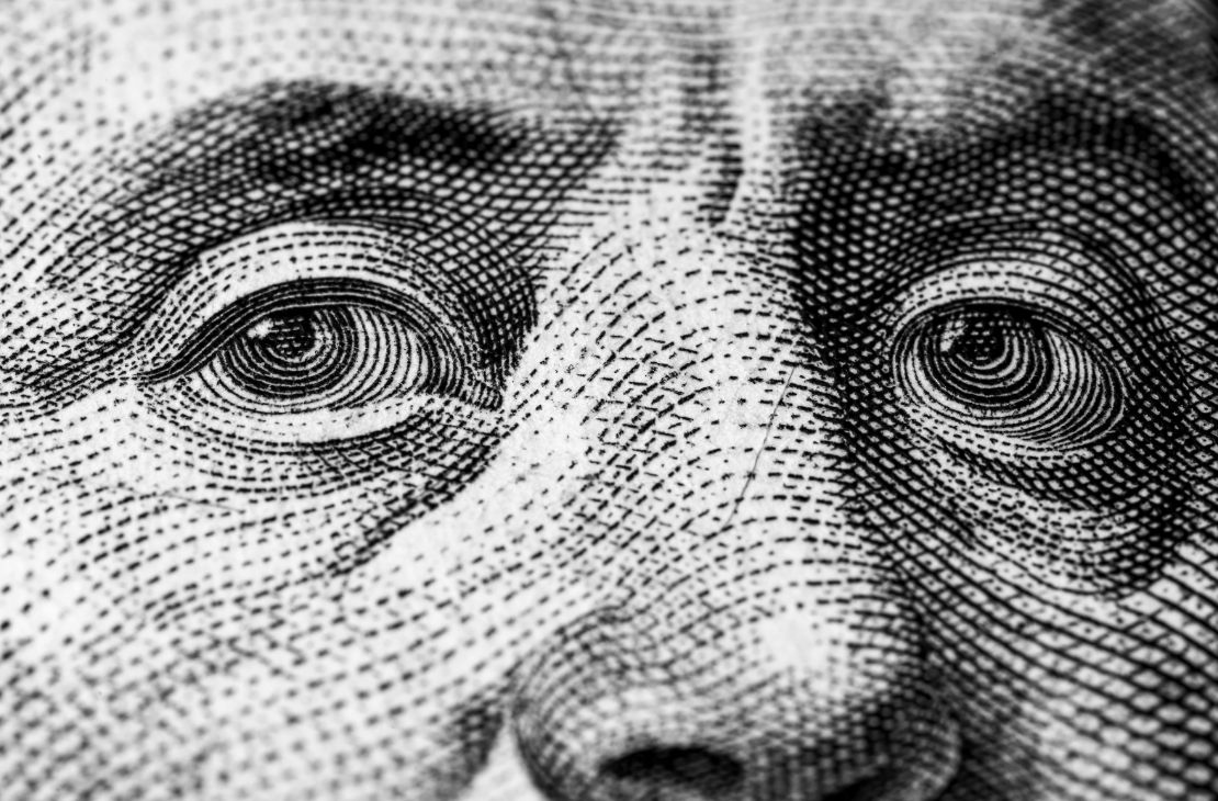 Dólar despenca, Ibovespa sobe e bolsas dos EUA derretem após tarifaço