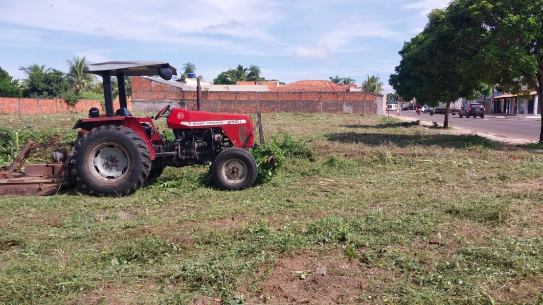 Prefeitura de Coxim inicia notificação à proprietários de terrenos abandonados