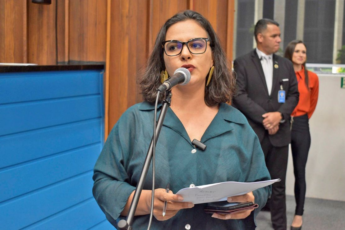 Gleice Jane apresenta cenário preocupante nas escolas públicas de Dourados