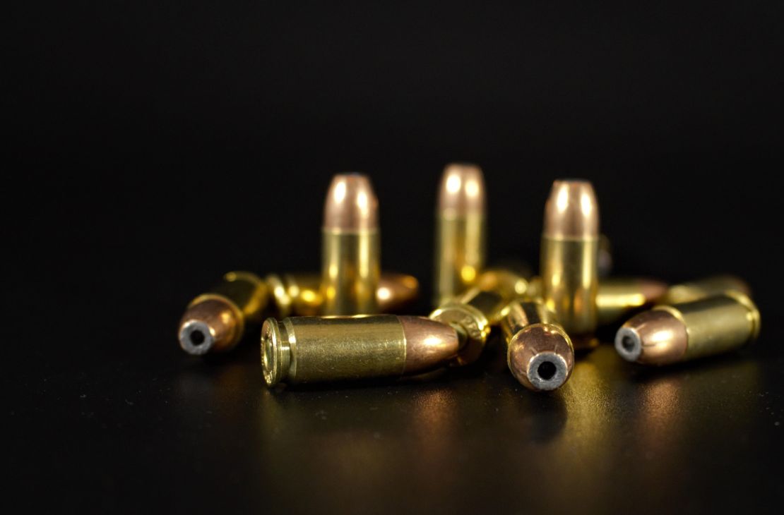 Pai de criança que matou a mãe com tiro tinha posse de arma desde 2022 para defesa pessoal