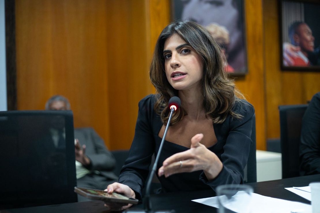 Camila Jara pede a Lula edição de MP para evitar aumento na conta de luz