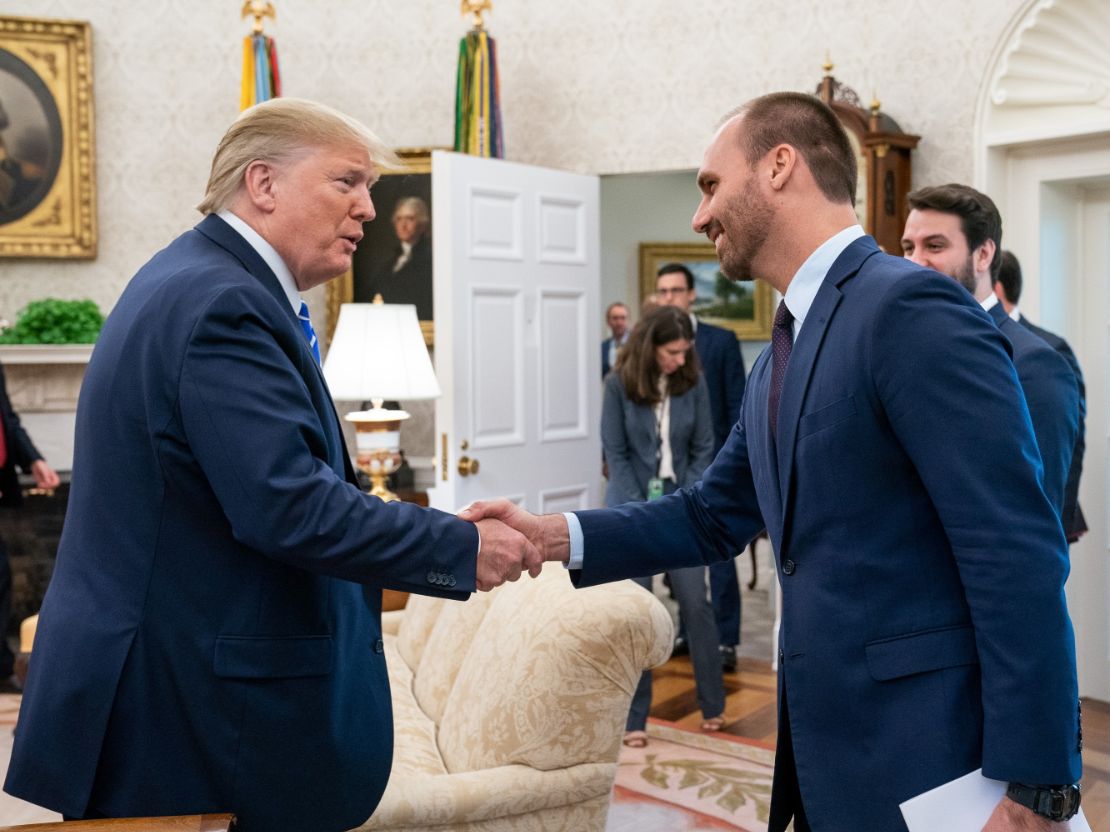PGR avalia medidas contra Eduardo Bolsonaro após tarifa imposta por Trump
