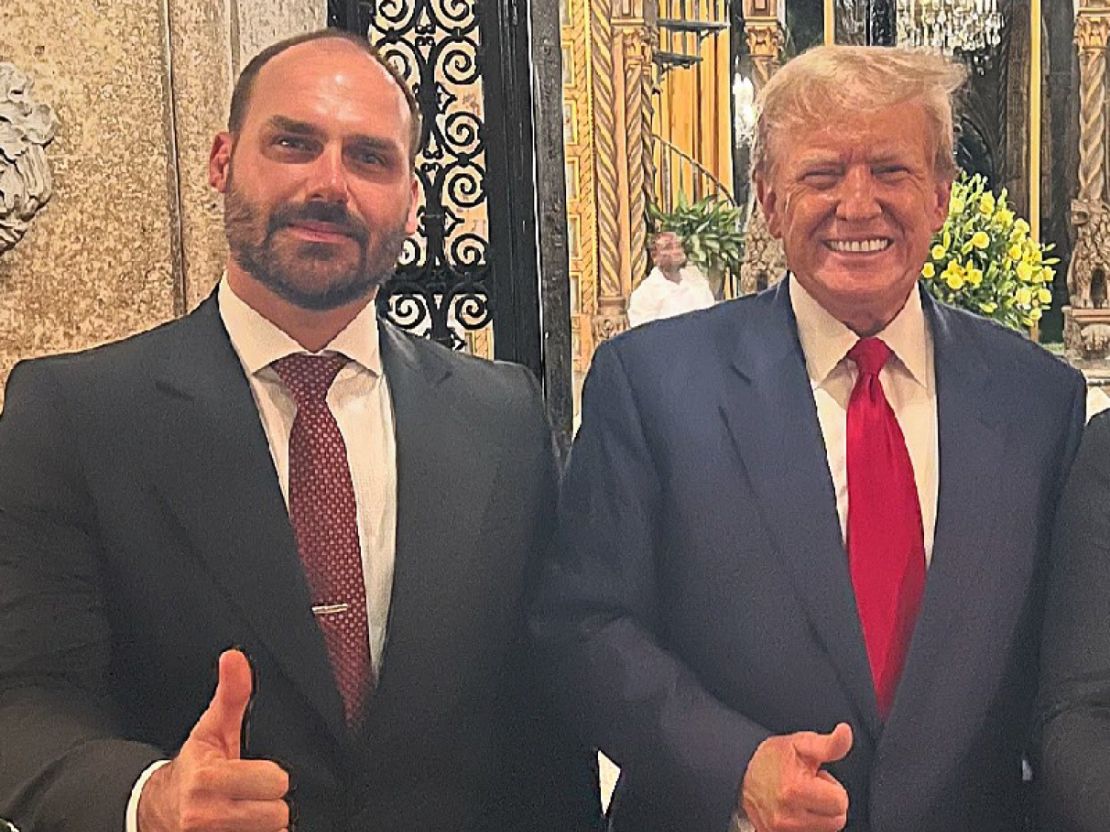 Eduardo Bolsonaro trabalhou só 13 dias em 2025, mesmo assim torrou mais de R$ 600 mil em verbas públicas e continua atuando contra o Brasil nos EUA