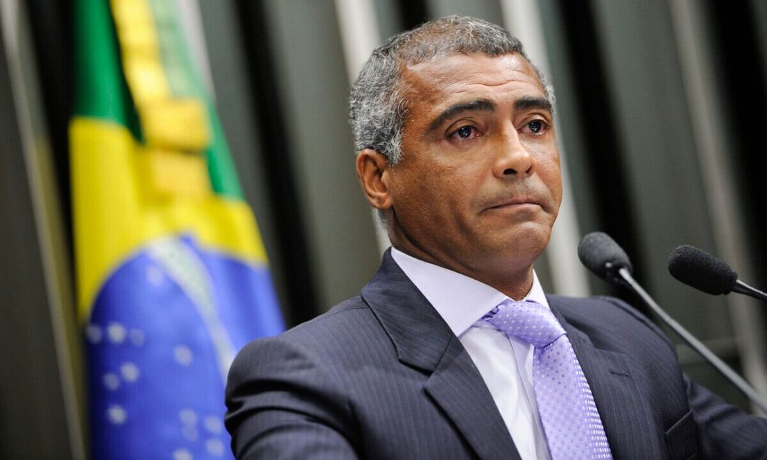 Romário deixa de seguir Bolsonaro e apaga publicações de apoio ao ex-presidente