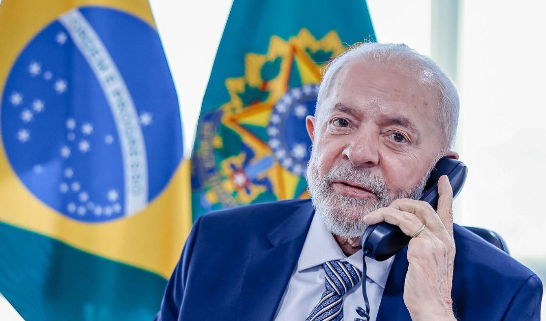 Lula telefona para Xi Jinping e conversam sobre ampliação de comércio