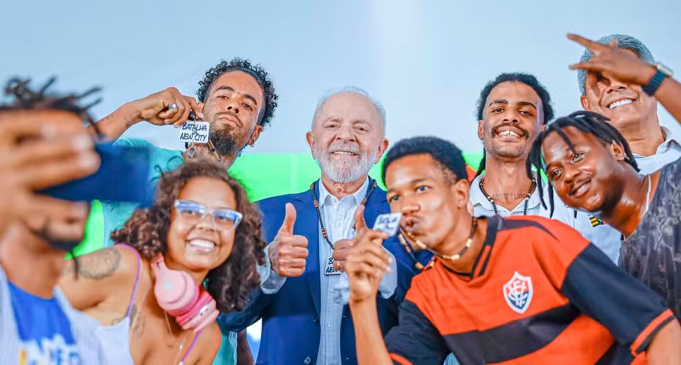 Recorde: 94% dos formandos da rede pública se inscrevem no Enem após programa Pé-de-Meia