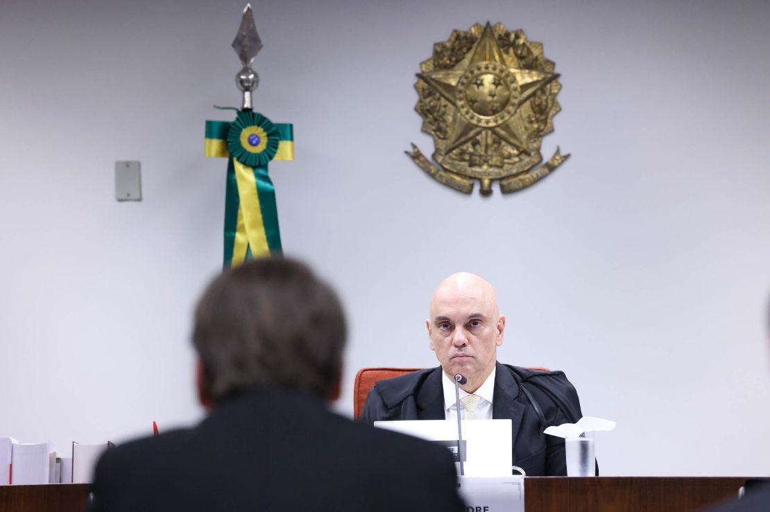 Zanin marca para 2 setembro início de julgamento de Bolsonaro e mais sete por tentativa de golpe