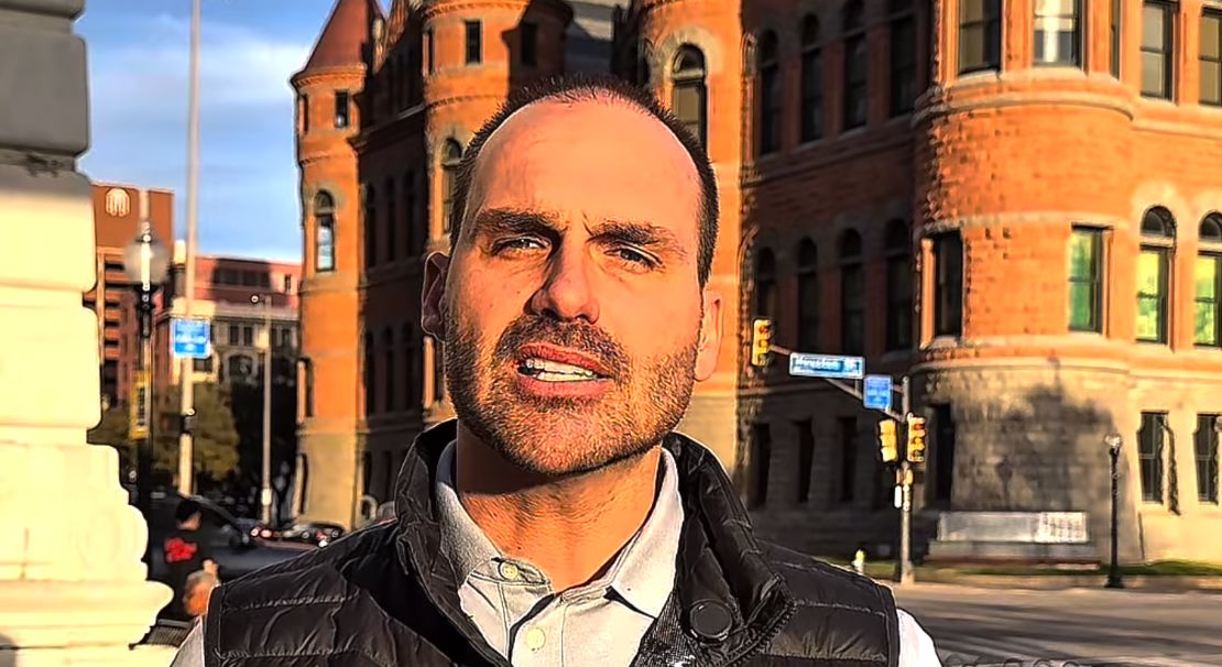 Motta envia pedido para cassar Eduardo Bolsonaro ao Conselho de Ética
