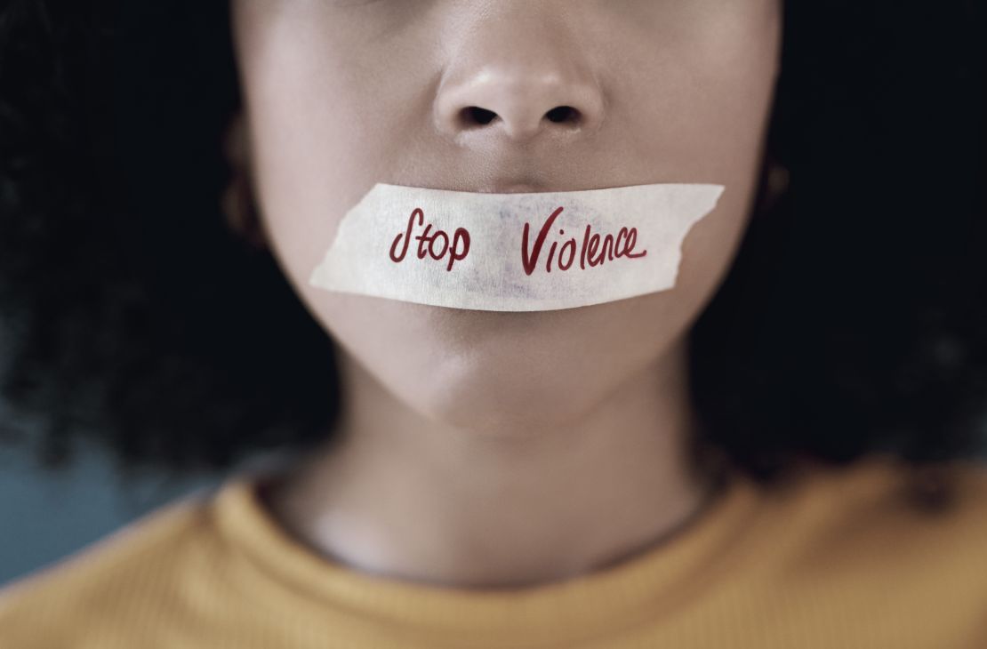 Casos de feminicídio por arma de fogo aumentam em 2025 no país