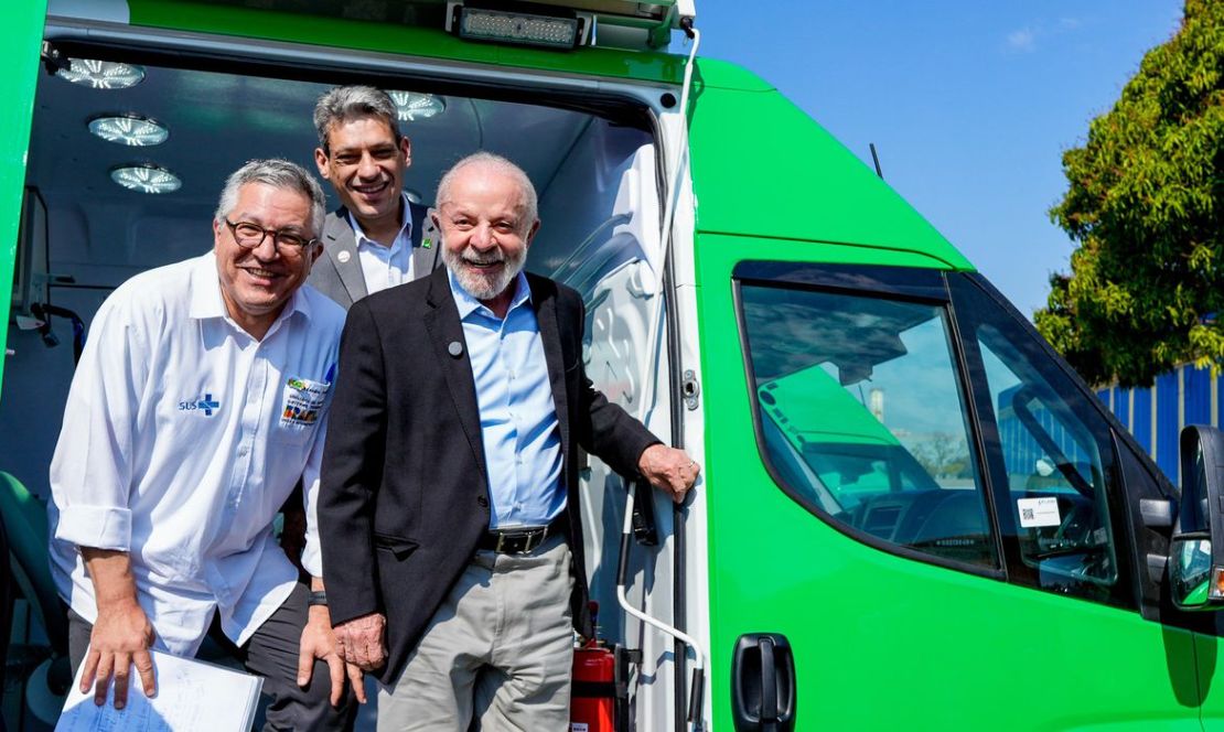 Governo entrega 400 Unidades Odontológicas Móveis para ampliar atendimento no país