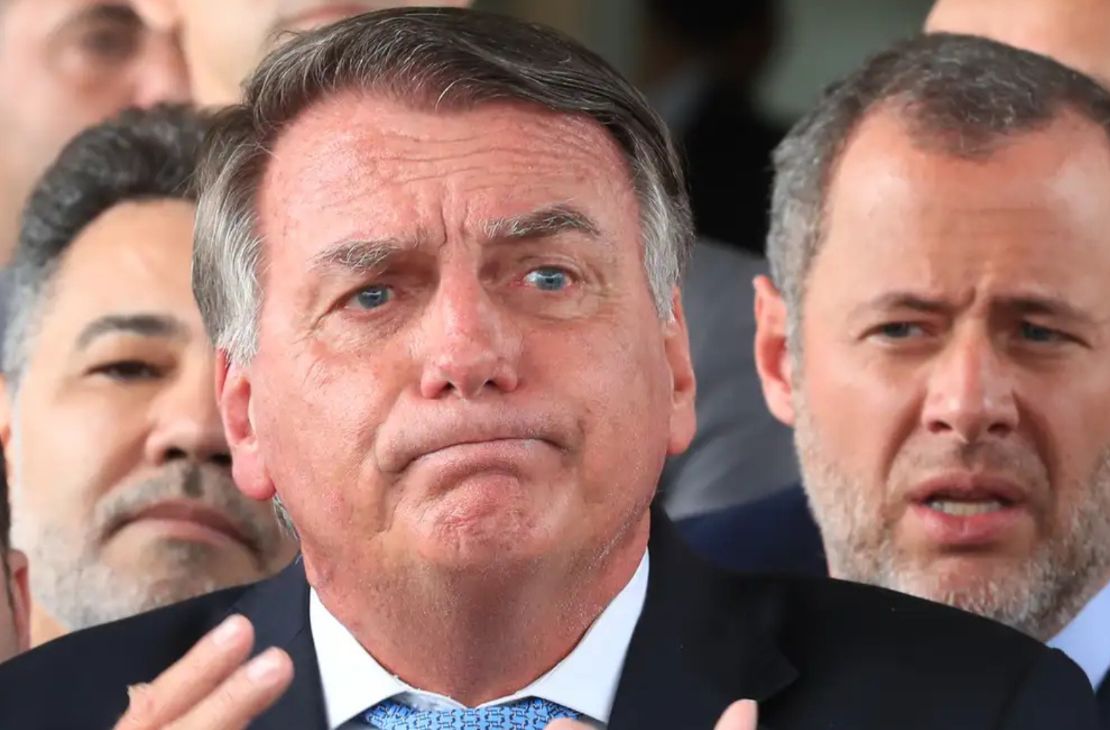 Por 4 a 1, STF condena Bolsonaro e mais sete pela trama golpista
