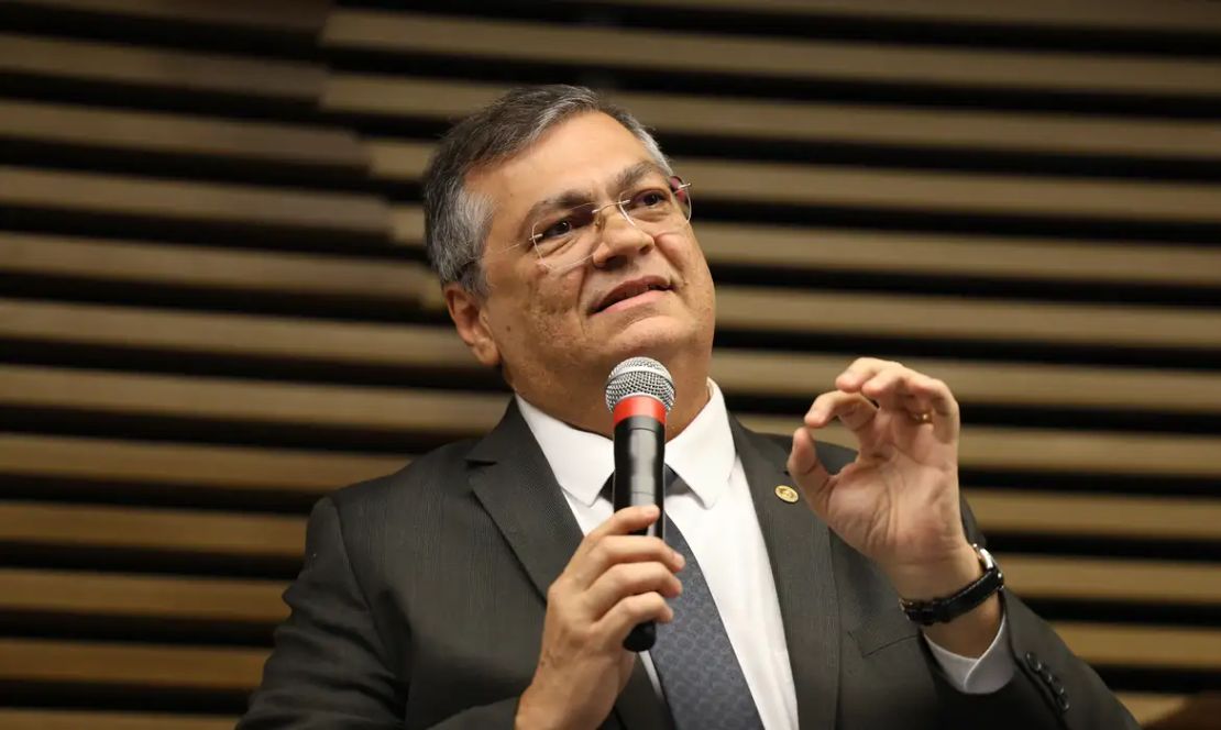 Dino suspende repasses de 