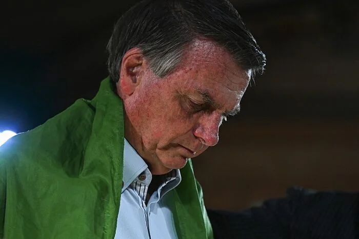 Inelegível até 2060 Bolsonaro só poderá voltar às urnas quando terá cerca de 105 anos