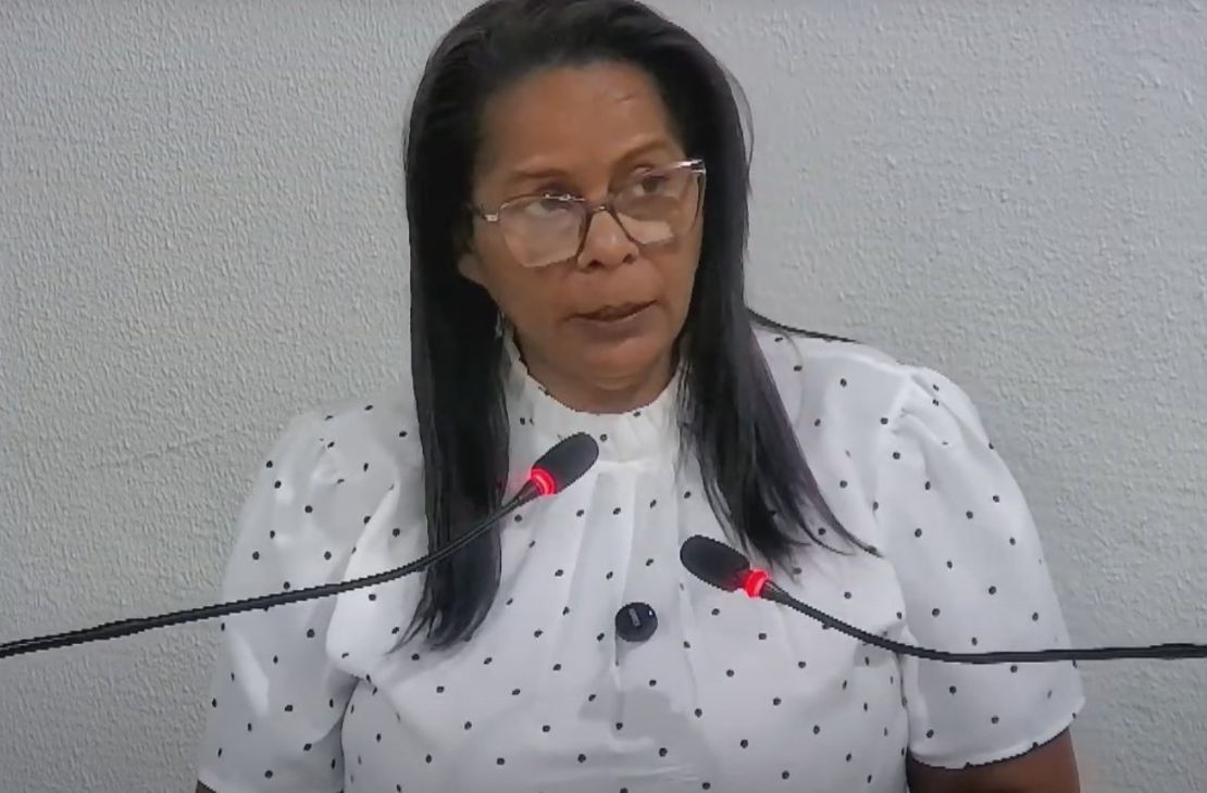 Vereadora Simone Gomes denuncia falhas no transporte escolar em Coxim