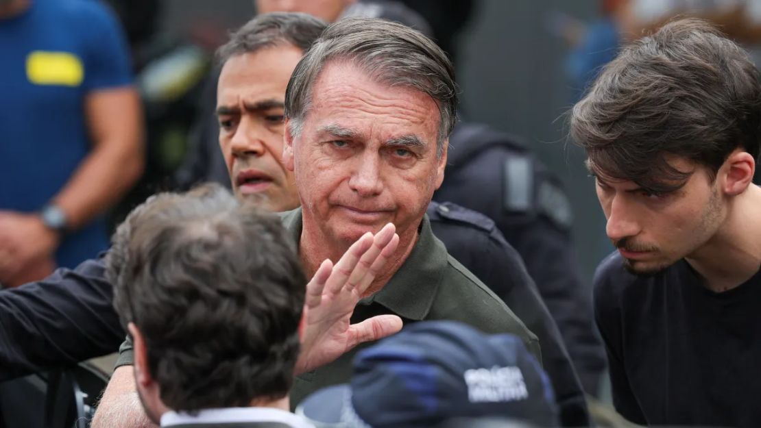 Garantia de prisão domiciliar a Bolsonaro entra na negociação da anistia