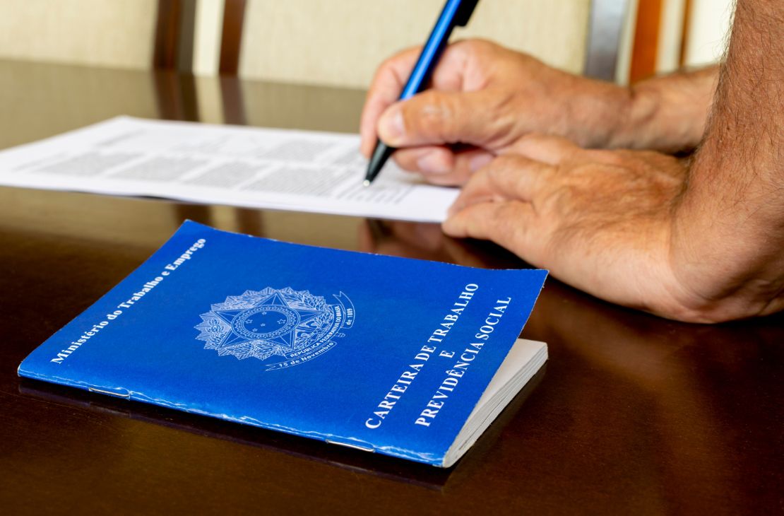 Brasil cria mais de 147 mil empregos com carteira assinada em agosto