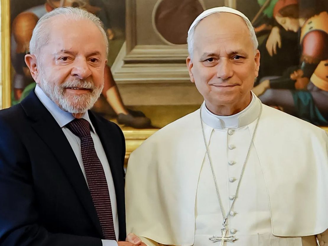Lula se reúne com papa Leão XIV, pela primeira vez, no Vaticano