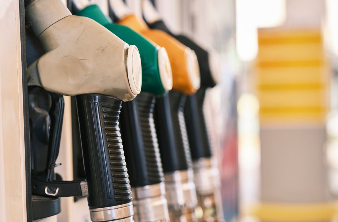 Petrobras reduz preço da gasolina em 4,9% a partir de terça-feira