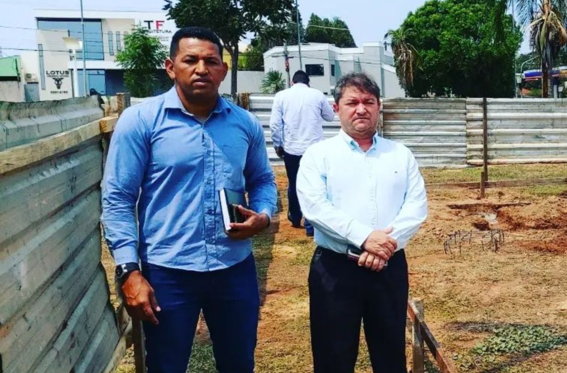Prefeito Edilson Magro exonera vereador e tenta recompor base após derrota na Câmara de Coxim